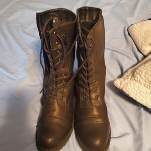 JC Midrise boots